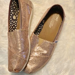 Like New Gold Glitter Toms Size 9M